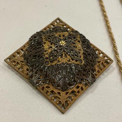 Gold tone pins, bracelet and earrings, 1/20 10k chain