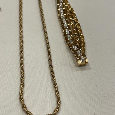 Gold tone pins, bracelet and earrings, 1/20 10k chain