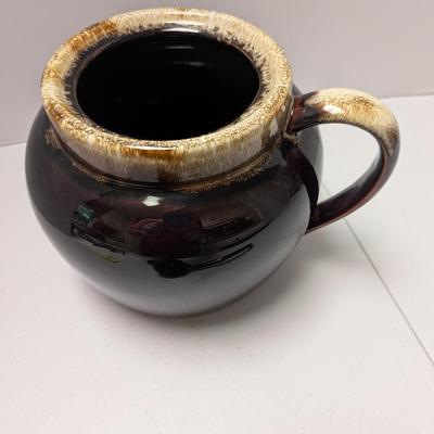 Pfaltzgraff Brown Drip Bean Pot & Ladle (K)