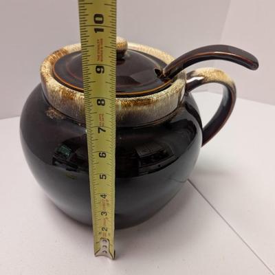 Pfaltzgraff Brown Drip Bean Pot & Ladle (K)