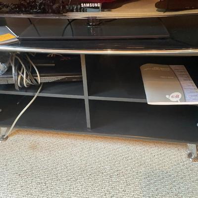 Black high gloss entertainment stand