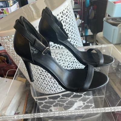 Strappy heels size 8 1/2