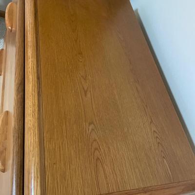 Oak dresser with 4 drawers