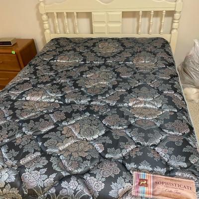 Full bed with yellow bedding