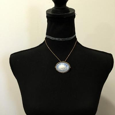 Vintage, blue white cameo sisters, cameo brooch/necklace