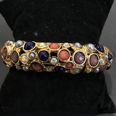 Vintage gold tone beaded stretch bracelet