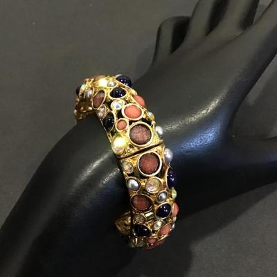 Vintage gold tone beaded stretch bracelet