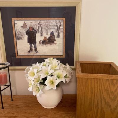 Decor with wooden garbage can