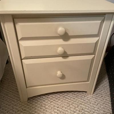 2 cream nightstands by Modern Furniture