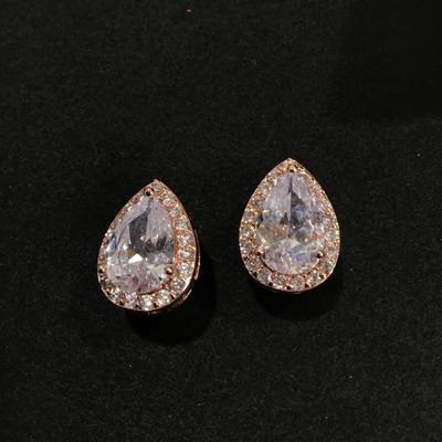 Beautiful Crystal Rhinestone teardrop studded earrings