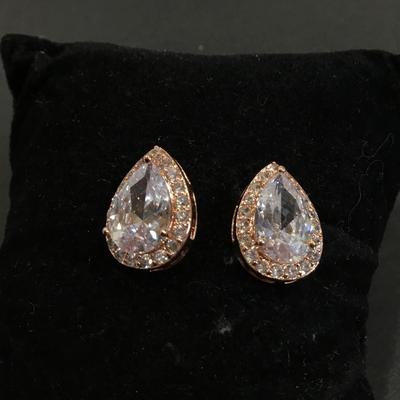 Beautiful Crystal Rhinestone teardrop studded earrings