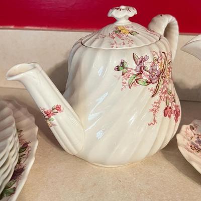 Copeland Spode Fairy Dell Dinnerware Tea Set - 26 Pieces