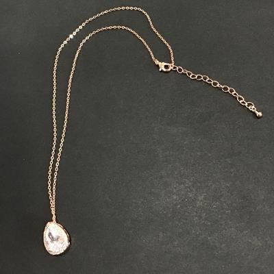 Beautiful rose gold toned crystal necklace