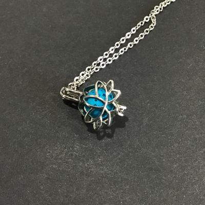 Maromalife diffuser necklace lotus lava