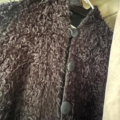 Women’s Coat Lot Size L-XXL + 2 Hats