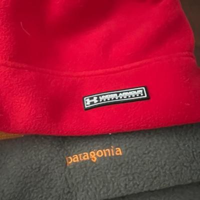 Women’s Coat Lot Size L-XXL + 2 Hats
