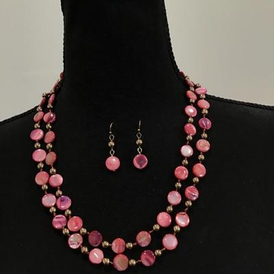 Beautiful pink Shell Necklace and earring set