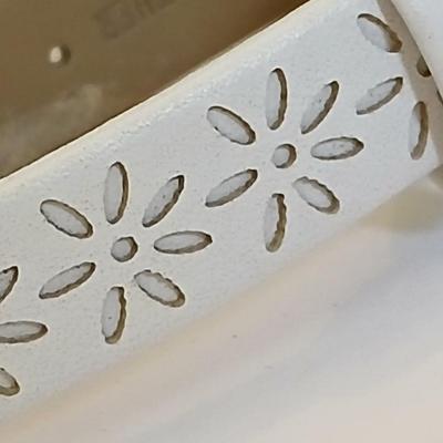 Set of 2 Quartz Fashion Watches – White & Blue Floral Cutout Bands