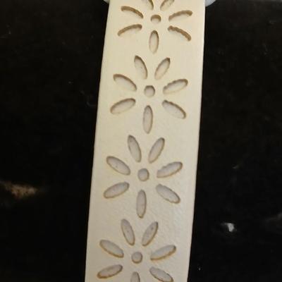 Set of 2 Quartz Fashion Watches – White & Blue Floral Cutout Bands