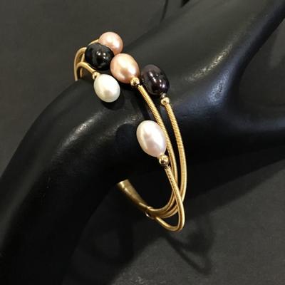 Gold tone genuine pearl bangle bracelet