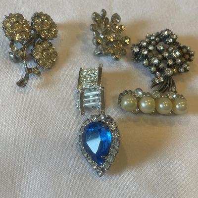 Rhinestone pins
