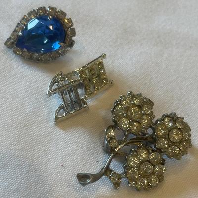 Rhinestone pins
