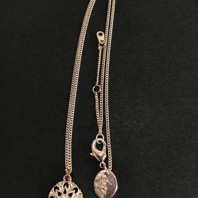Dainty Gold toned flower necklace
