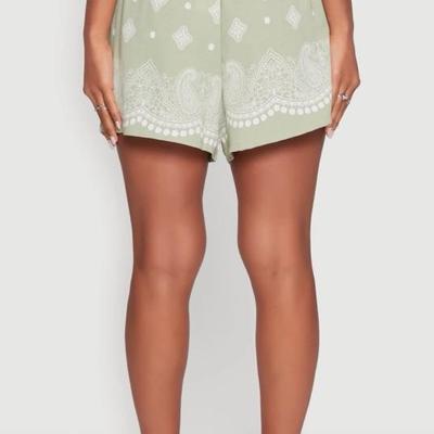 Medium Two Piece Set Crepe Knit Bandana Print Shirt/Shorts - Sage