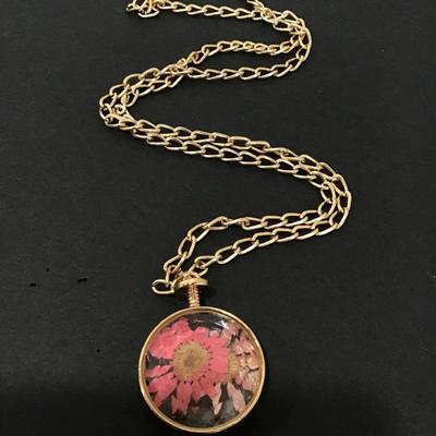 Cute vintage flower necklace