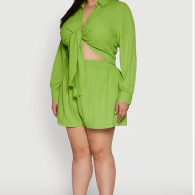Plus Size Textured Knit Tie Front Crop Top - Green - 2X