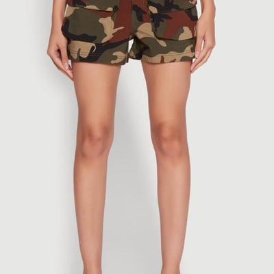 Stylish Camo Cargo Shorts with Stretch for Comfortable Fit - Olive Medium