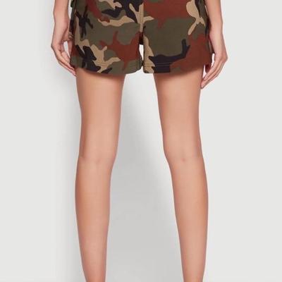 Stylish Camo Cargo Shorts with Stretch for Comfortable Fit - Olive Large