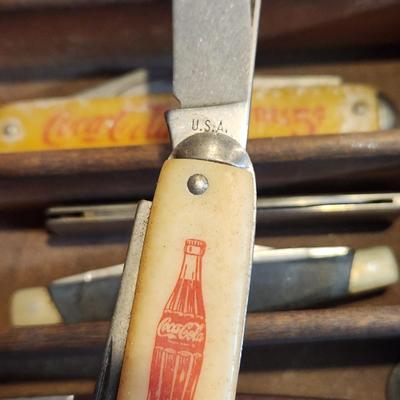 Lot Pocket Knives Bottle Can Openers in Shadow Box Printers Tray Coca-Cola, 7up, Buck , Swiss Army, Rheingold, Pabst, Falls City Beer