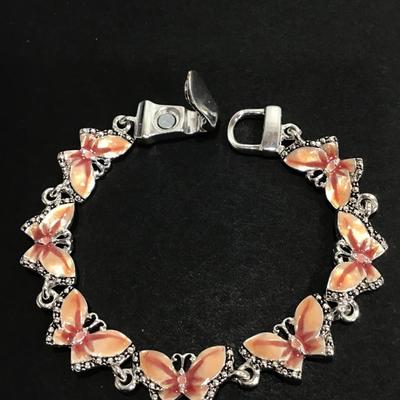 Cute vintage silver toned butterfly enameled bracelet