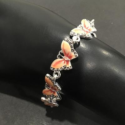 Cute vintage silver toned butterfly enameled bracelet