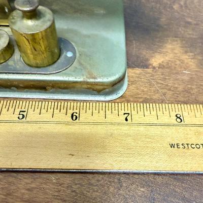 Sale Photo Thumbnail #565: Laboratory-style photography scale.  Tested, works as expected.  Includes the 6 weights as shown, plus the 2 removable round trays.