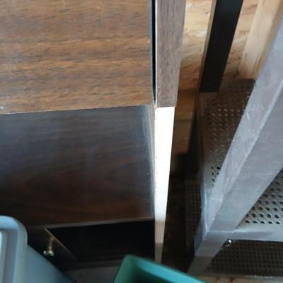 Garage Utility Lot – Shelving, Trash Bins & Storage