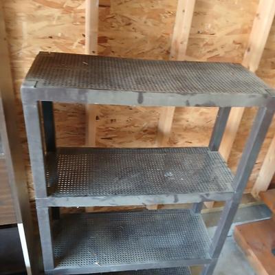 Garage Utility Lot – Shelving, Trash Bins & Storage