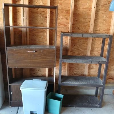 Garage Utility Lot – Shelving, Trash Bins & Storage