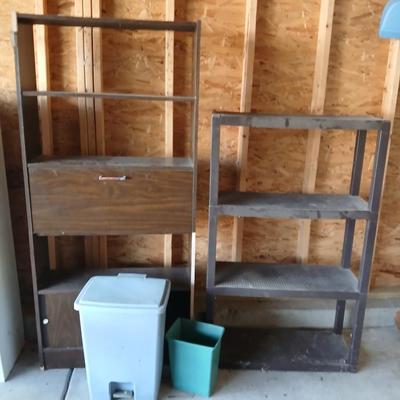 Garage Utility Lot – Shelving, Trash Bins & Storage