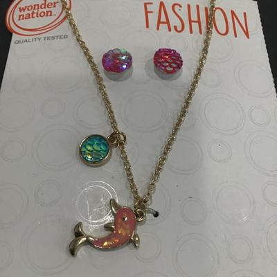 Fashion necklace and earring set