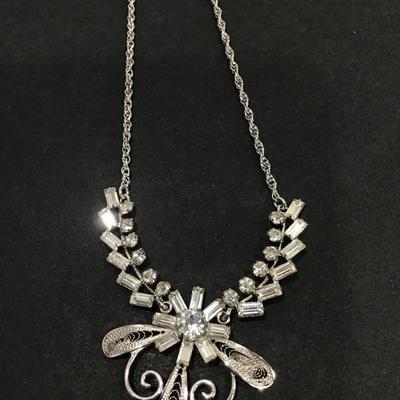 Silver tone flower necklace