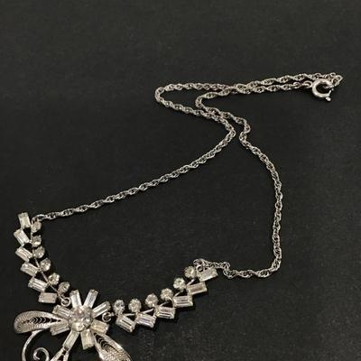 Silver tone flower necklace