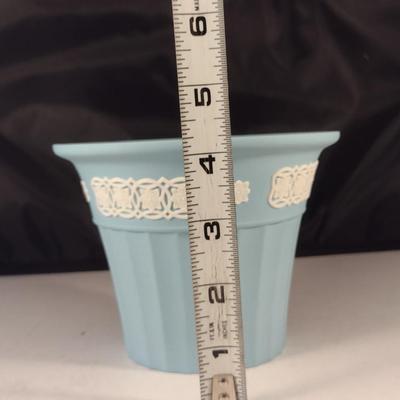 Wedgwood Jasperware Cachepot Jardiniere Planter- Approx 4 1/4" Tall, 5 1/2" in Diameter