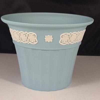Wedgwood Jasperware Cachepot Jardiniere Planter- Approx 4 1/4" Tall, 5 1/2" in Diameter