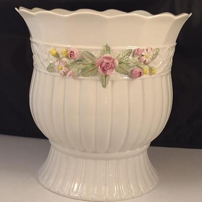 Belleek Irish Porcelain Tree of Life Cache Pot- Annual Piece 2003- Approx 8 1/4" Tall. 8 1/4" in Diameter
