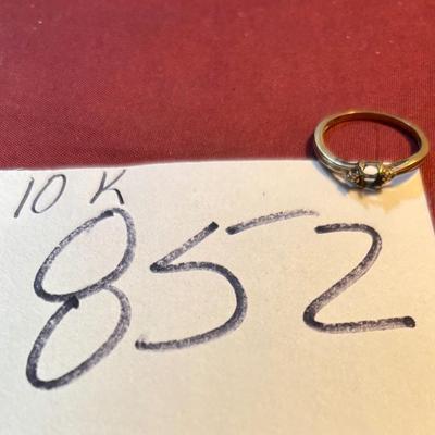 10 KT Gold Ring