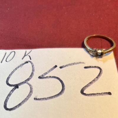10 KT Gold Ring