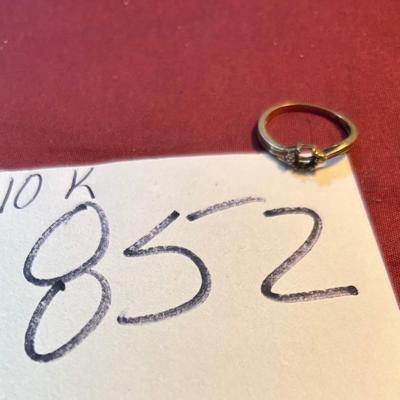 10 KT Gold Ring