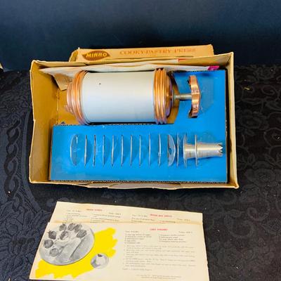 LOT 96: Vintage Waring Blender, Sunbeam Radiant Control Toaster, and Mirro Pastry Press In Original Box